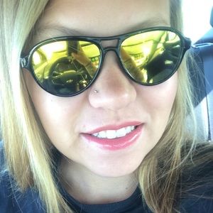 Meet your Posher, Amber